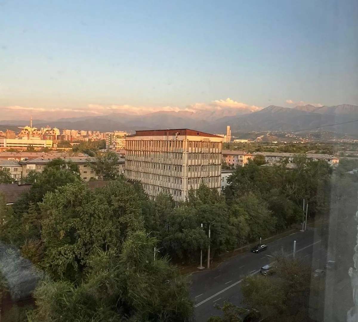 Apartment Квартира На Ауэзова-Мынбаева Рядом Со Станцией Метро, От 2Х Ночей Almaty Kazakhstan