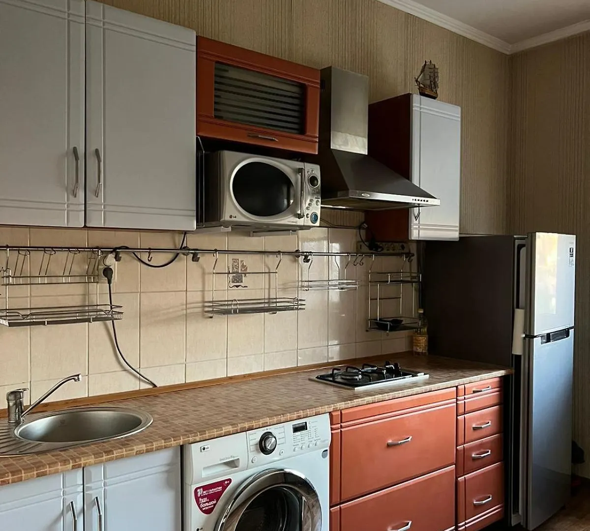 Apartment Квартира На Ауэзова-Мынбаева Рядом Со Станцией Метро, От 2Х Ночей Almaty